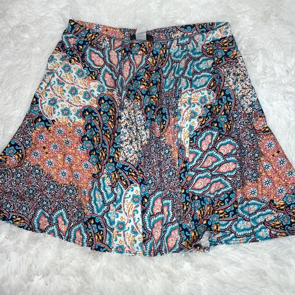 Star Vixen Floral flair Skirt - Picture 1 of 9